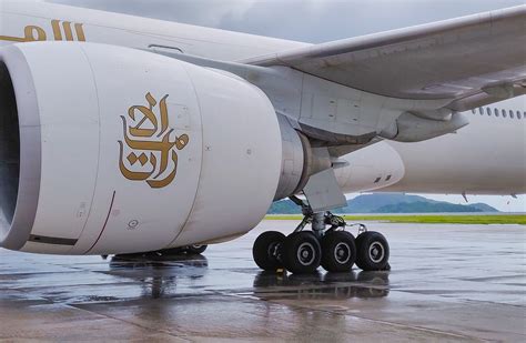 boeing 777 landing gear|The Boeing 777 — Everything You Need to Know [Pilot's .